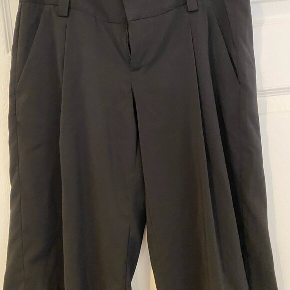 Alice and Olivia Bermuda Shorts - Picture 3 of 4